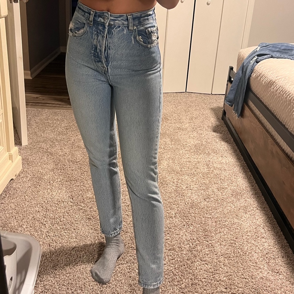 Stradivarius Mom Jeans. Size 00